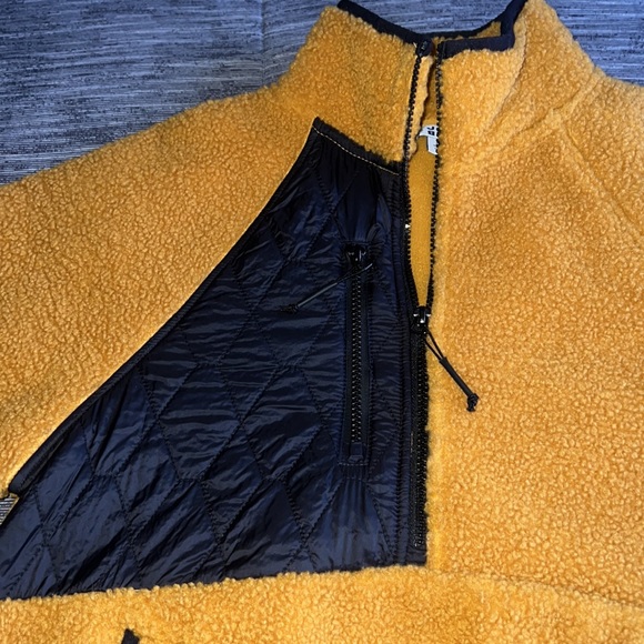 Sweater - Picture 3 of 6